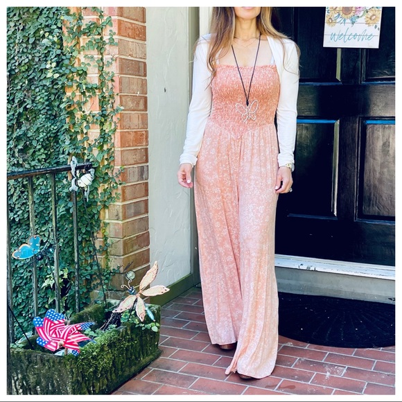 It’s all about this fabulous wide leg jumpsuit - Picture 3 of 11